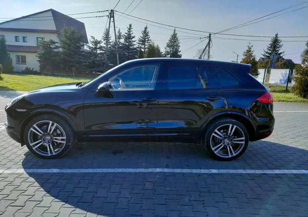 Porsche Cayenne cena 92000 przebieg: 152000, rok produkcji 2011 z Rakoniewice małe 301